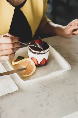 Masada lezzetli bir pasta var.