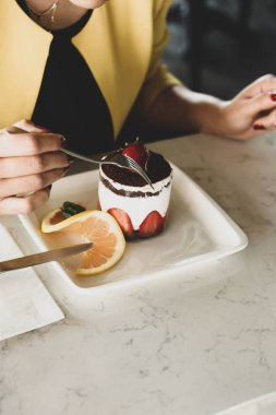 Masada lezzetli bir pasta var.