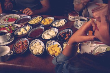 zengin ve leziz Türk Kahvaltı