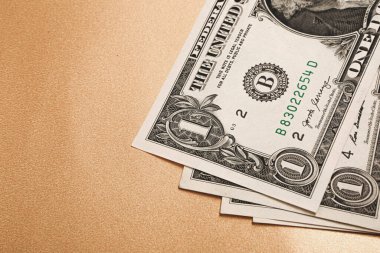 Bir sürü nakit bize dolar