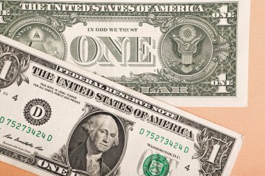 Bir sürü nakit bize dolar