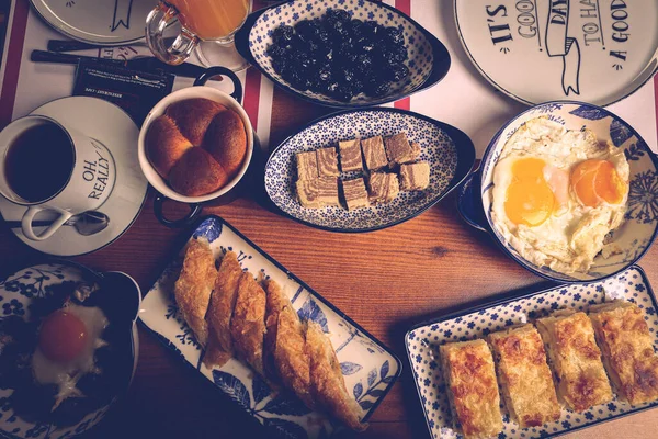 Reichhaltiges Und Köstliches Türkisches Frühstück — Stockfoto