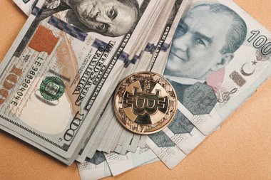 Türk lirası, Amerikan doları ve bitcoin paraları