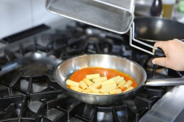 Lezzetli soslu lezzetli klasik İtalyan makarnası..