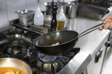 Lezzetli soslu lezzetli klasik İtalyan makarnası..