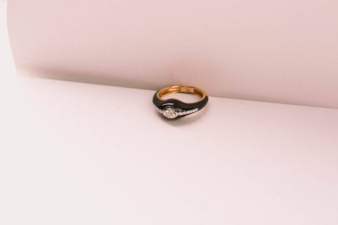 Elmas Mücevherler ve Moda Mücevherleri