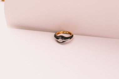 Elmas Mücevherler ve Moda Mücevherleri