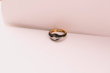 Elmas Mücevherler ve Moda Mücevherleri