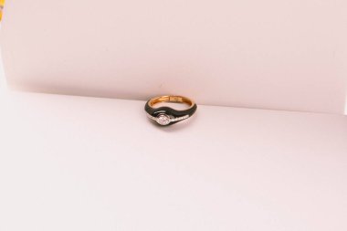 Elmas Mücevherler ve Moda Mücevherleri