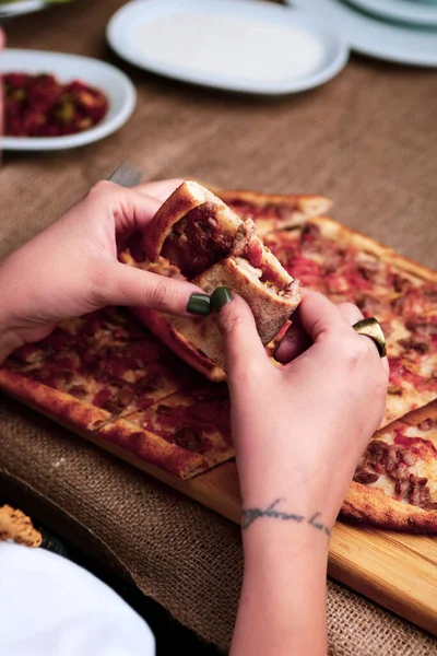 Tradiční Turecké Pečené Jídlo Turecká Pizza Pide Předkrmy Blízkém Východě — Stock fotografie