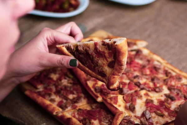 Tradiční Turecké Pečené Jídlo Turecká Pizza Pide Předkrmy Blízkém Východě — Stock fotografie