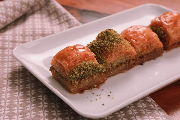 Traditionelle Türkische Nachspeise Baklava Mit Cashew Walnüssen Hausgemachte Baklava Mit — Stockfoto