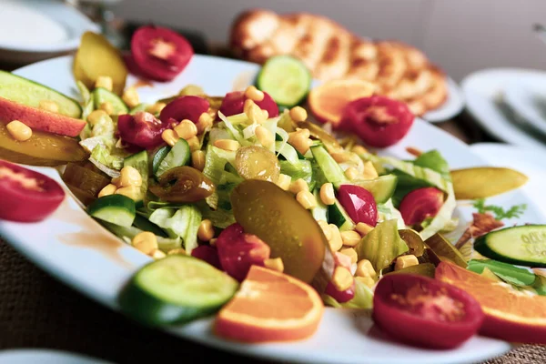 Prato Salada Fresca Com Verduras Misturadas — Fotografia de Stock