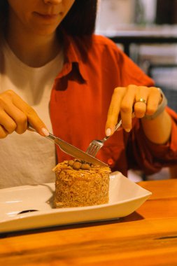 Masada lezzetli bir pasta var.