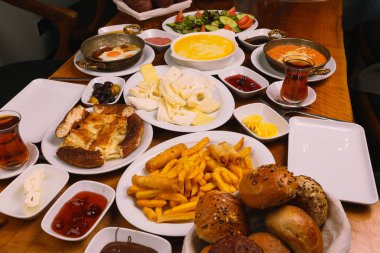 zengin ve leziz Türk Kahvaltı