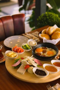 zengin ve leziz Türk Kahvaltı