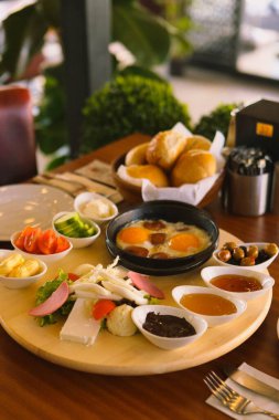 zengin ve leziz Türk Kahvaltı