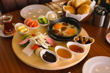 zengin ve leziz Türk Kahvaltı