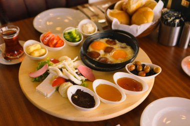 zengin ve leziz Türk Kahvaltı