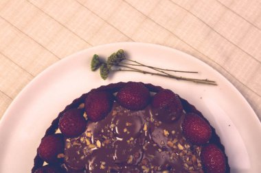 Masada lezzetli bir pasta var.