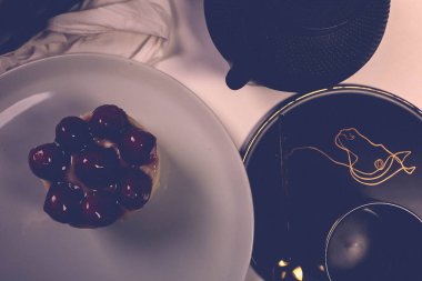 Masada lezzetli bir pasta var.