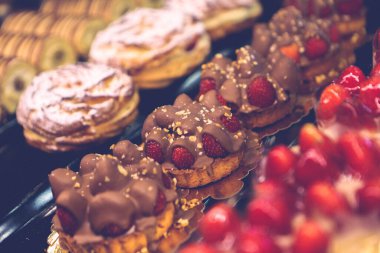 Masada lezzetli bir pasta var.