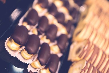 Masada lezzetli bir pasta var.