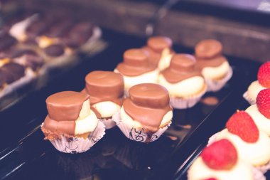 Masada lezzetli bir pasta var.