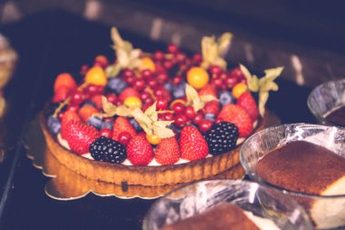 Masada lezzetli bir pasta var.