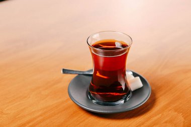 Masada bir fincan çay.