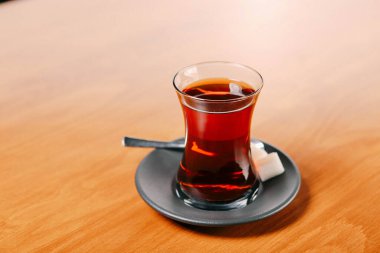 Masada bir fincan çay.