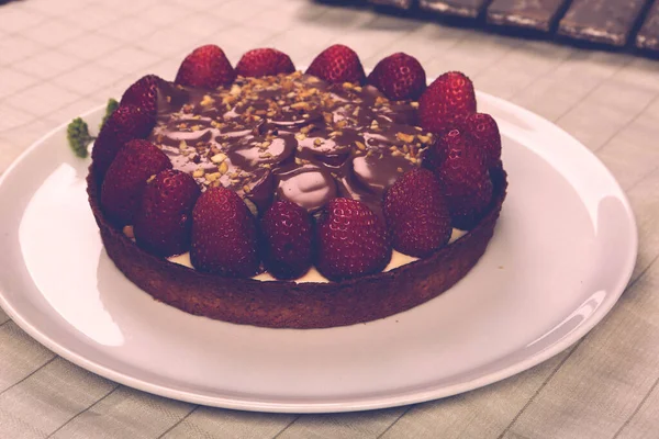 Tafel Mit Leckerem Kuchen Auf Dem Tisch — Stockfoto