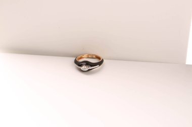 Elmas Mücevherler ve Moda Mücevherleri