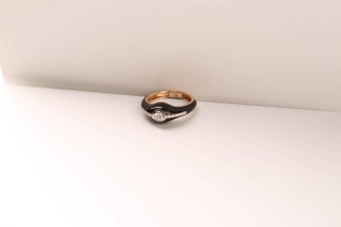 Elmas Mücevherler ve Moda Mücevherleri