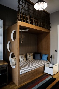 Modern çocuk odasının içi.