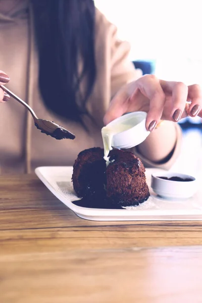 Souffle Chocolate Com Sorvete — Fotografia de Stock