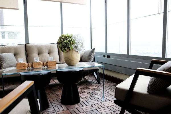 Modern balkon terasının içi