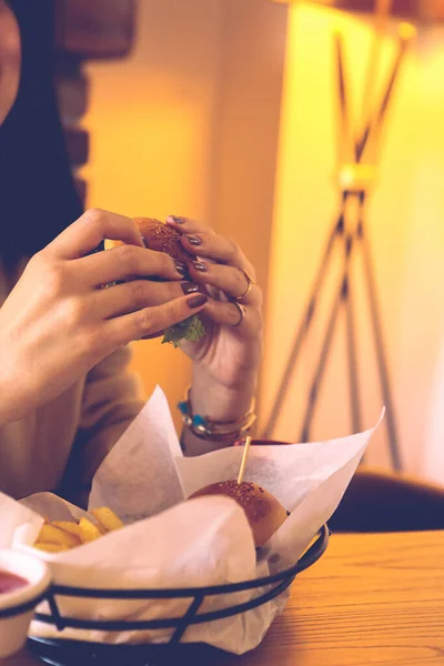 Domácí Hamburger Čerstvou Zeleninou — Stock fotografie