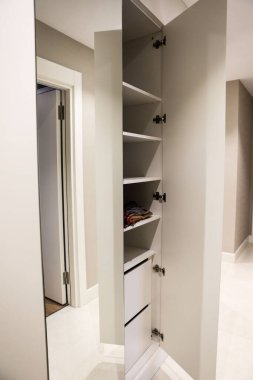 Lüks ev koridorunun içi