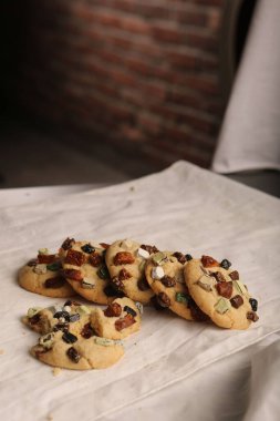 Koyu çikolata parçaları ile tanımlama