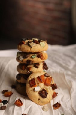 Koyu çikolata parçaları ile tanımlama