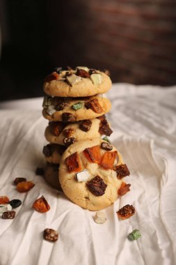 Koyu çikolata parçaları ile tanımlama