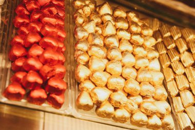 bir sürü değişik çikolatalı pralin