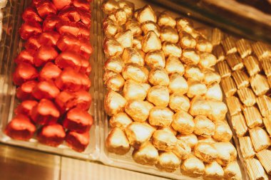 bir sürü değişik çikolatalı pralin