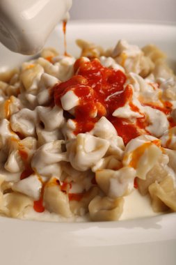 Türk mantı manlama plaka üzerinde