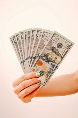 Bir sürü nakit bize dolar