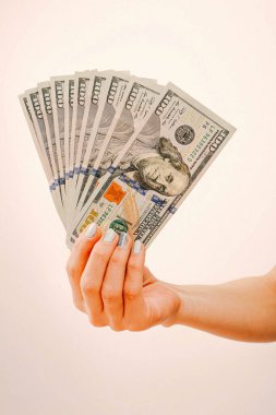 Bir sürü nakit bize dolar