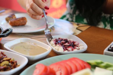 zengin ve leziz Türk Kahvaltı