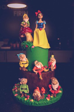 Masada lezzetli bir pasta var.