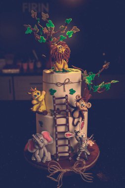 Masada lezzetli bir pasta var.